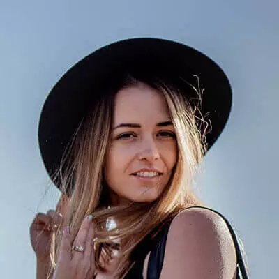 girl portrait with hat